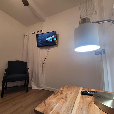 One Room In A Renovated Duplex House Near Fsu Tallahassee Eksteriør bilde